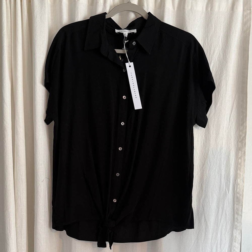 Jane and Delancey Black Short Sleeve Blouse